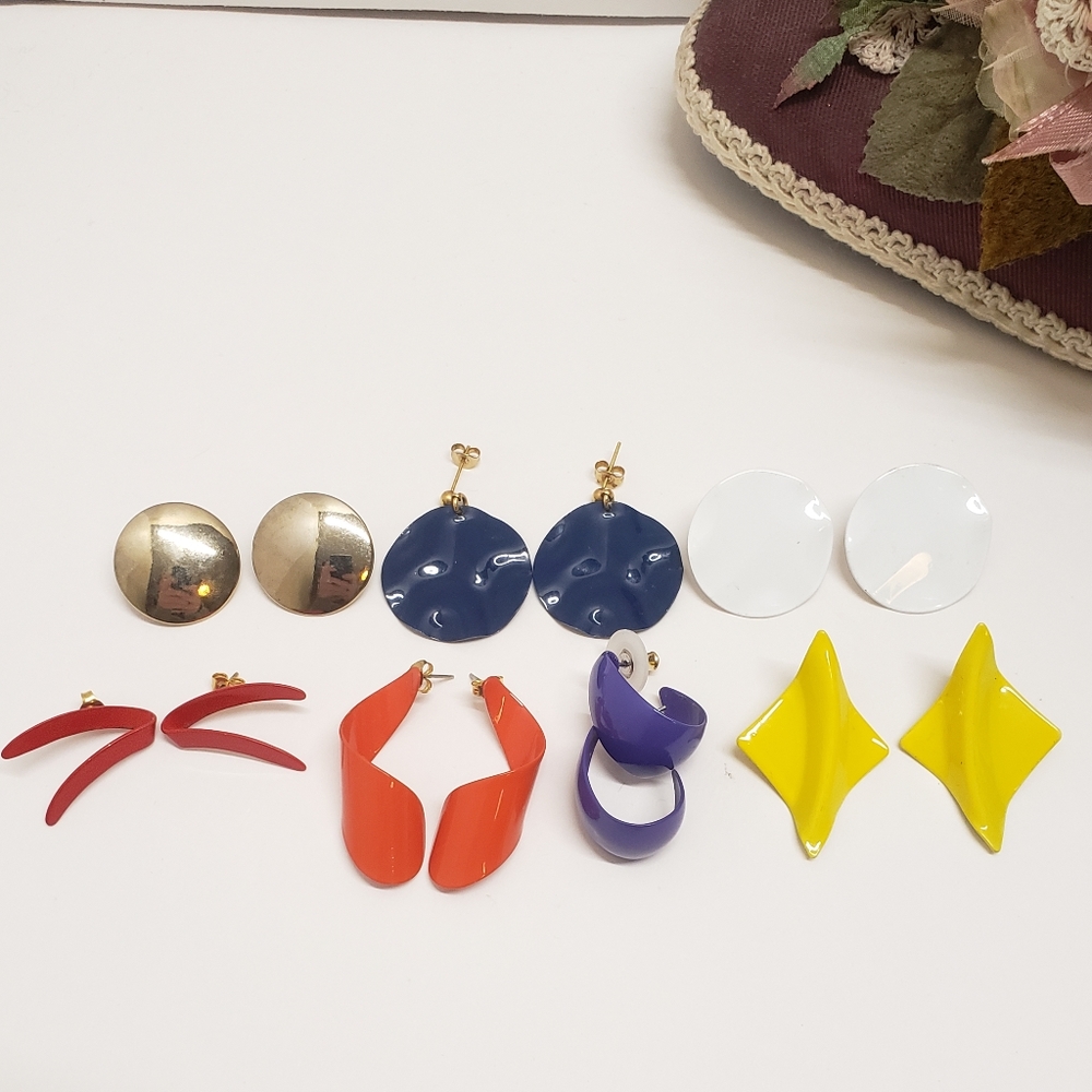 7 Pairs of Unique Vintage Abstract Earrings - Picture 6 of 11
